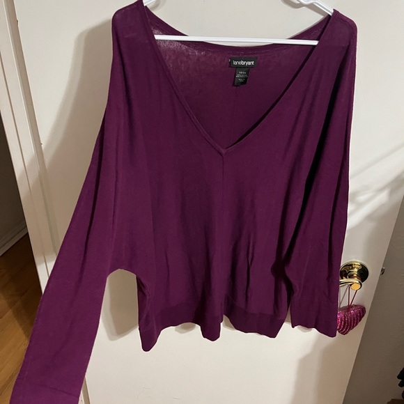 💜 22/24 Lane Bryant Women's Dark Plum Purple V-Neck Top - Picture 4 of 7